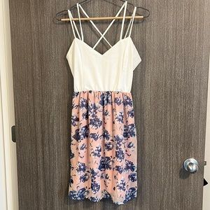 Filly Flair Size Medium White and Floral Dress